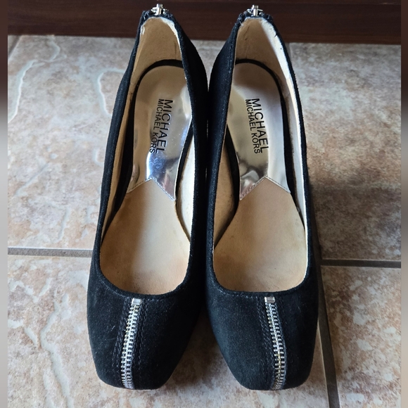 🔥🔥🔥SALE🔥🔥🔥Michael Kors Silver Zippers Black Suede Wedges - Picture 1 of 5